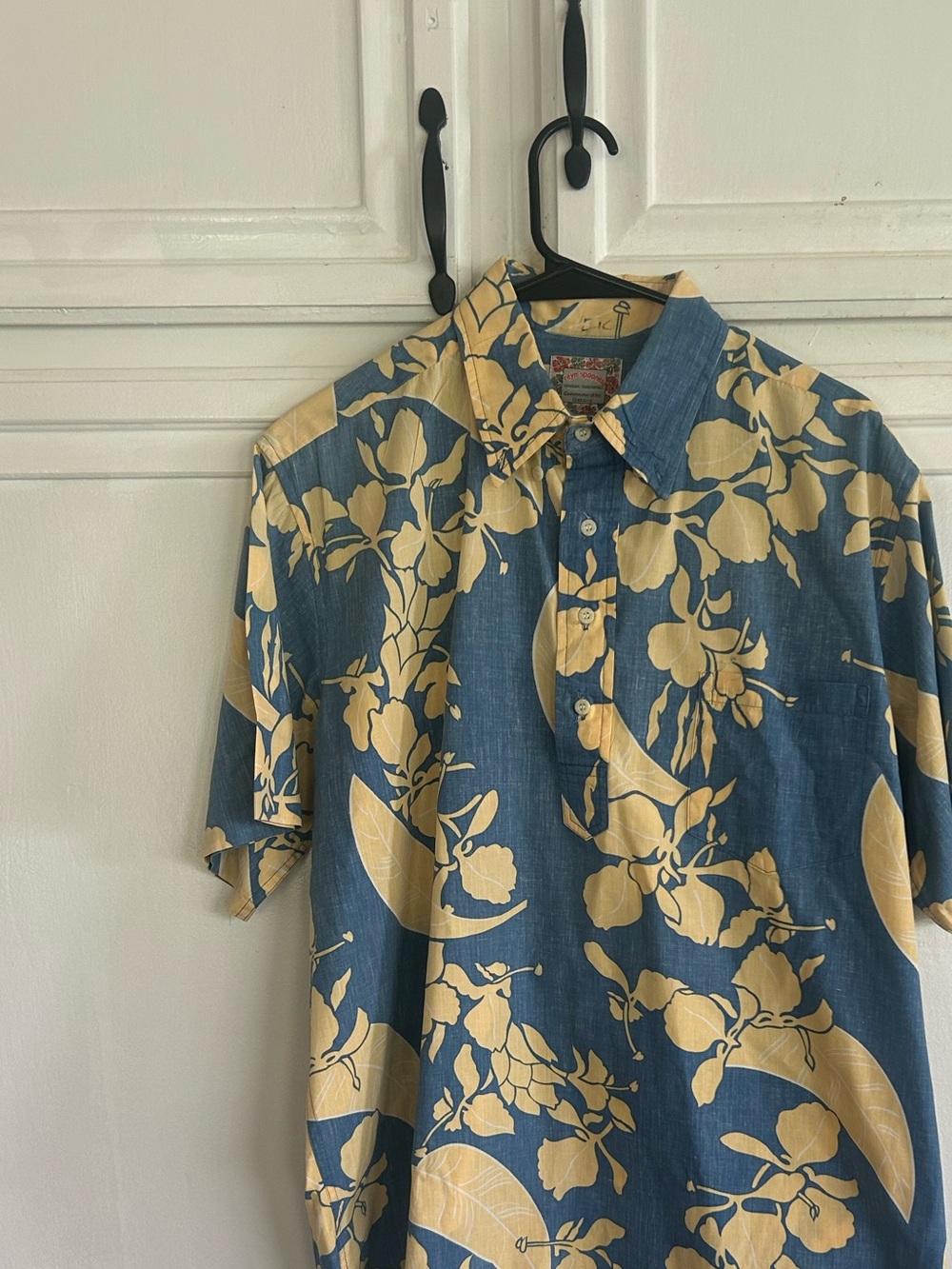 Reyn Spooner 4 button down shirt